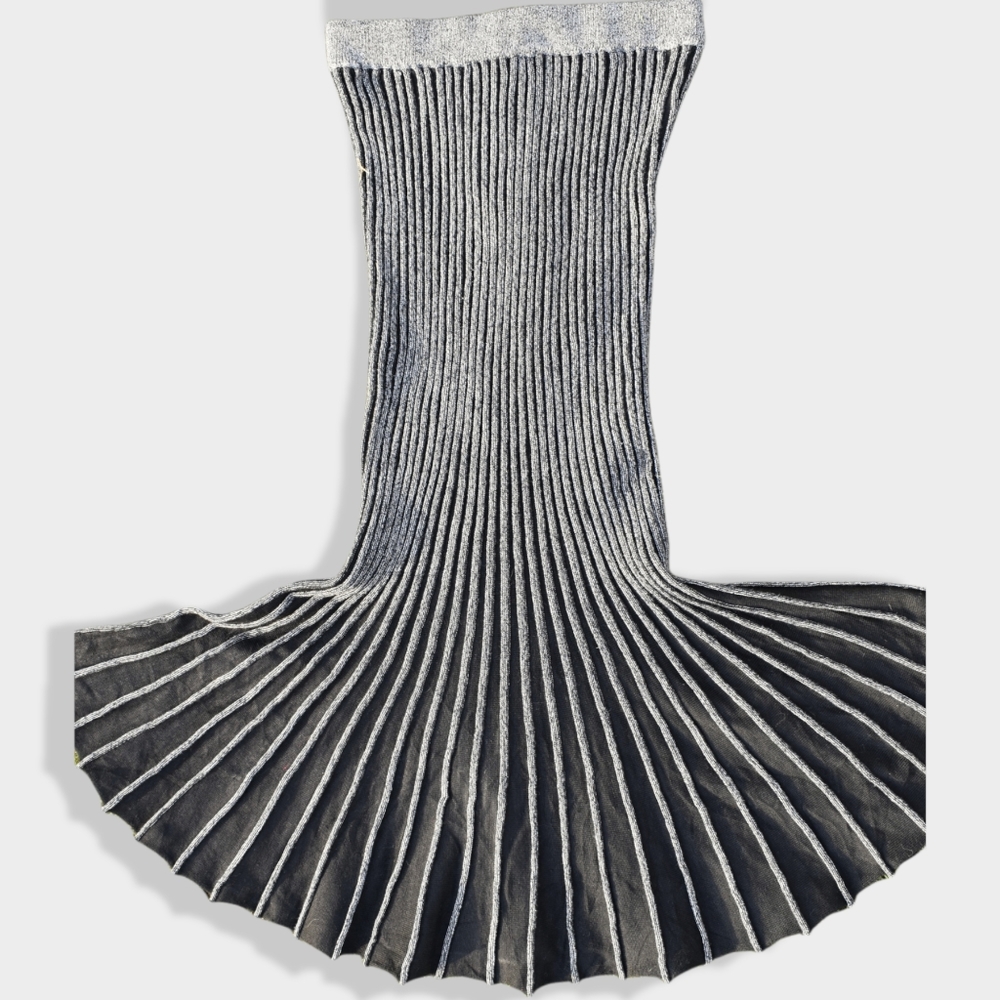 Striped Knitted Midi Skirt - Picture 6 of 6